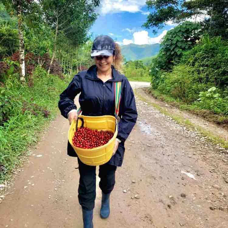 Magally Tello Grandez auf der Finca Grandez. Dort wird der von Dailima importierte Kaffee angebaut.