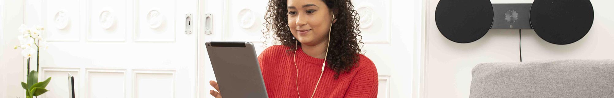 Studentin studiert flexibel im Fernstudium