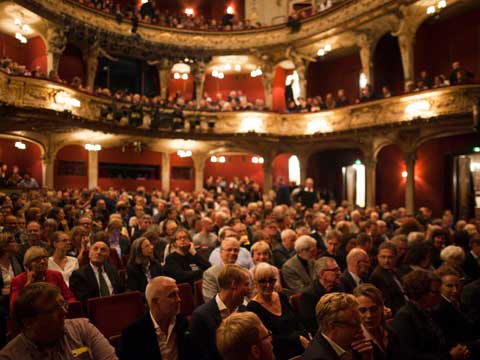 Im Fokus des Berliner Praxisprojekts standen die internationalen Gäste des Theaters (Foto: Moritz Haase). 