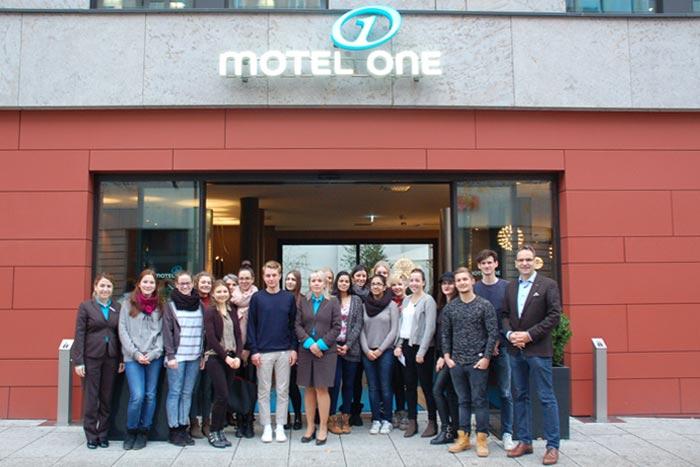 Exkursion zu Partnerunternehmen Motel One